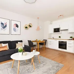 Laurel Bay Budapest